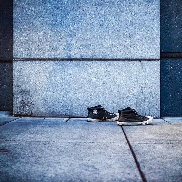 Common Examples of Dreams About Losing Shoes